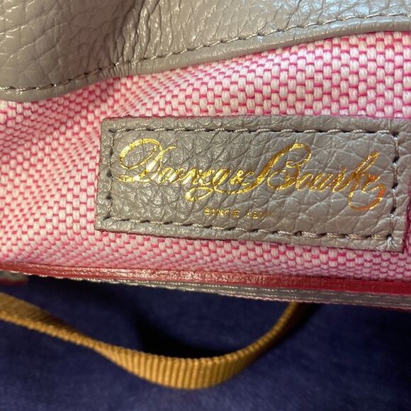 Dooney & Bourke NWT Logo Lock Shoulder Gray Bag - Picture 12 of 16